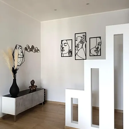 Boutique Apartment The Heart Of Caserta Exterior photo